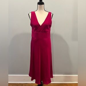 The perfect fuchsia wedding guest dress. Size: US 10